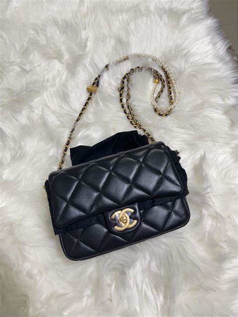 chanel 21k|Chanel mini with adjustable strap.